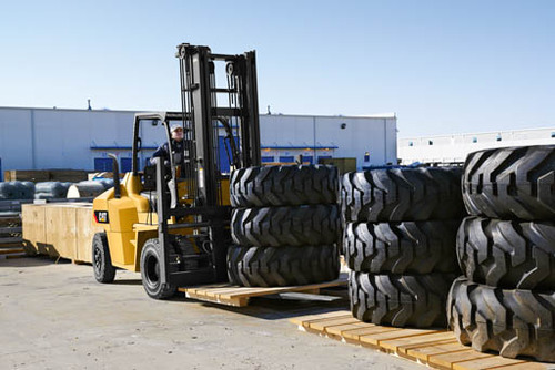 CAT Forklifts15,500 lb Capacity Pneumatic