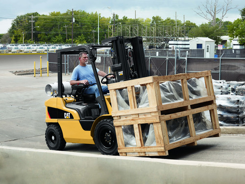 CAT Forklift 3,000-7,000 lb Capacity