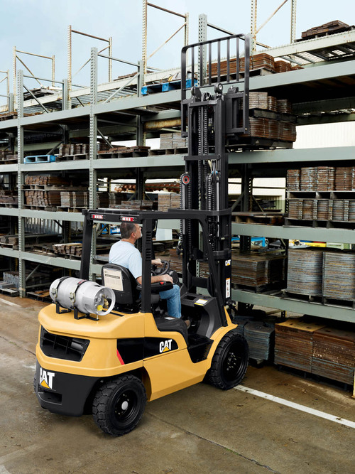 CAT Forklift 3,000-7,000 lb Capacity