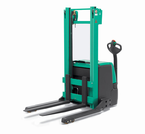 Mitsubishi PWT13-PWT18 2,600-3,500 lb capacity Heavy Duty Walkie Straddle Stacker 