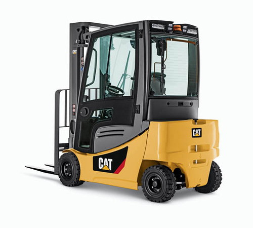 CAT Forklift - 3,000-4,000 Capacity lb Electric Pneumatic Tire Studio