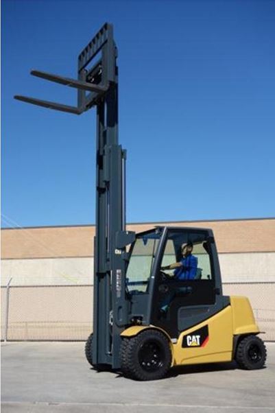 CAT Forklift 7,000-11,000 Capacity lb 4-Wheel Pneumatic Tire