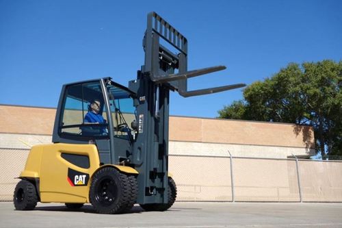 CAT Forklift 7,000-11,000 Capacity lb 4-Wheel Pneumatic Tire