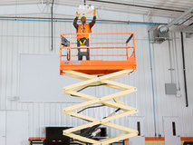 feature picture of JLG 2646ES Scissor Lift