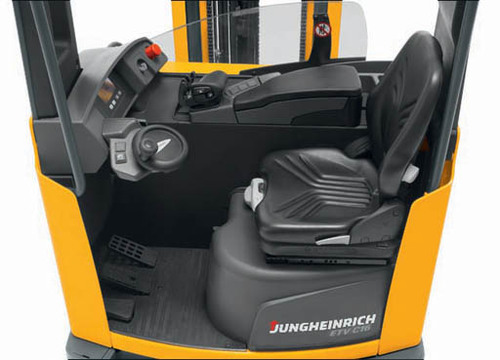 ETV C16/C20 Reach Truck interior