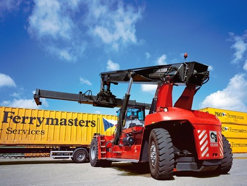 Kalmar DRT450 Reachstacker Unloading