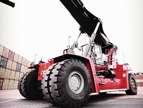 Kalmar DRT450 Reachstacker at Work