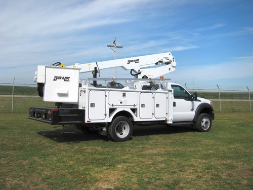 Dur-A-Lift Telescopic Material Handling Bucket Truck DPM Series Outside View