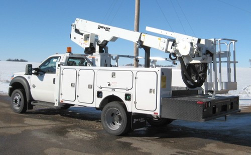 Dur-A-Lift Telescopic Material Handling Bucket Truck DPM Series Back View