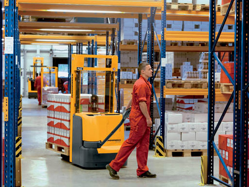 EJC B12-B16/EJC 214-216 Walkie Stacker in warehouse