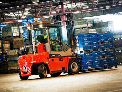 Kalmar DCF50-90 Light Range Lift Truck