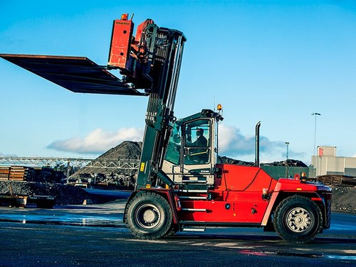 Kalmar DCF180-520 Forklift Loading