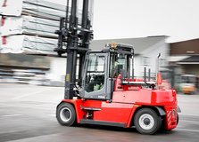 feature picture of Kalmar Small Diesel Pneumatic Forklift