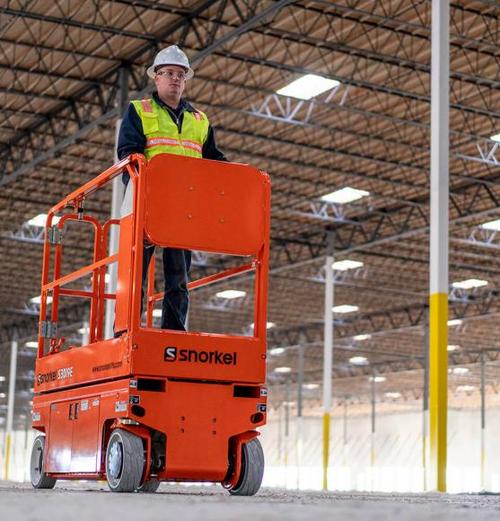 feature picture of Snorkel S3019E Electric Scissor Lift