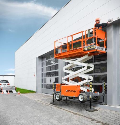 feature picture of Snorkel S2255RT Rough Terrain Scissor Lift