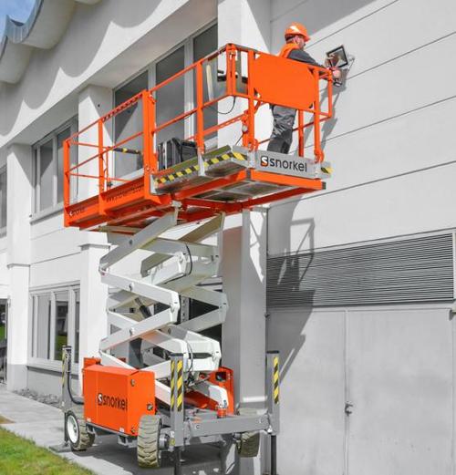 feature picture of Snorkel S2755RT Rough Terrain Scissor Lift