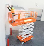 feature picture of 32' Electric Scissor Lift