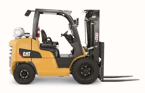 Profile view of 8,000 – 12,000 lb. pneumatic tire CAT forklift